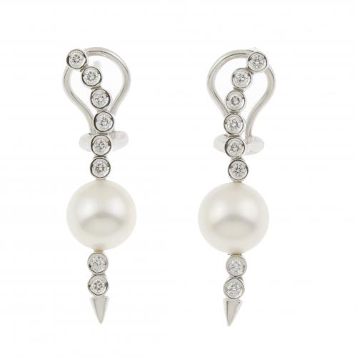 DIAMOND AND PEARL EARRINGS.