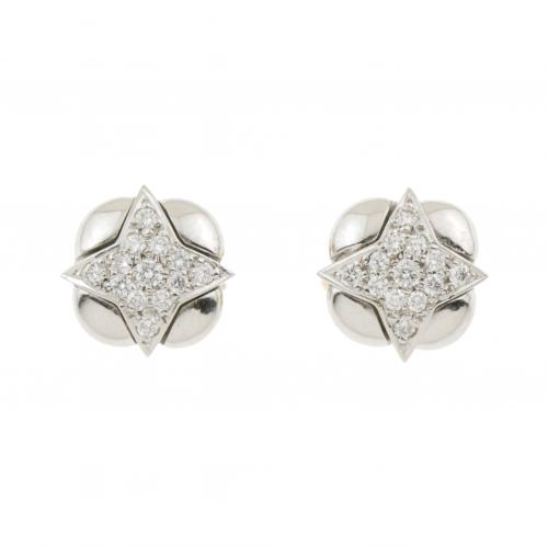 DIAMOND EARRINGS.