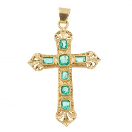 EMERALD CROSS PENDANT.