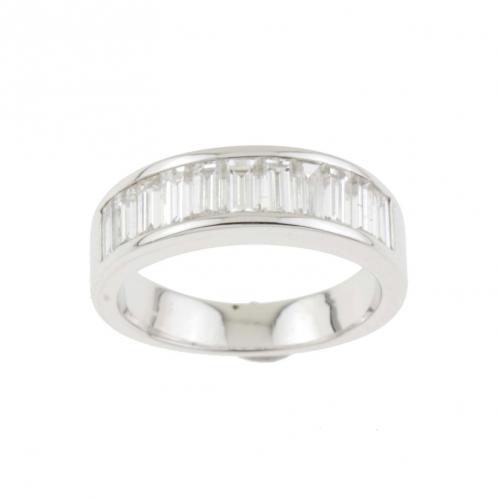 DIAMOND ETERNITY RING. 