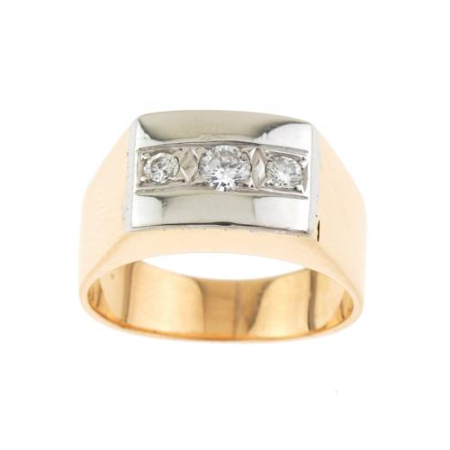 DIAMOND SIGNET RING.