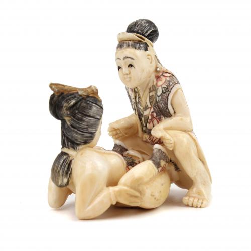 JAPANESE SMALL EROTIC MOVING FIGURES, C20th.