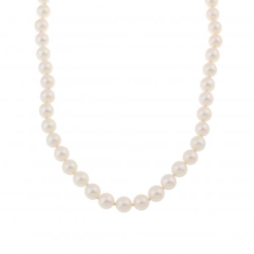 LONG PEARL NECKLACE. 