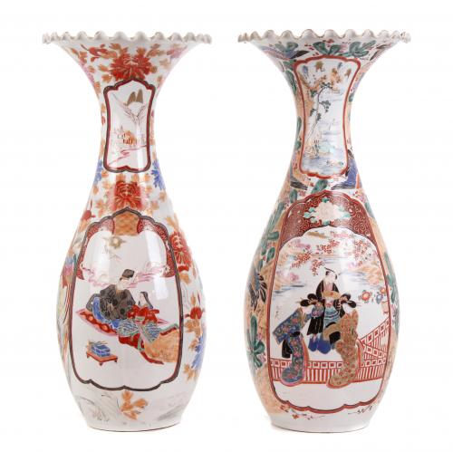 PAIR OF JAPANESE VASES,  MEIJI ERA, END C19th- EARLY C20th. 