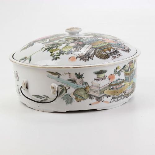 CHINESE SOUP TUREEN, C19th.