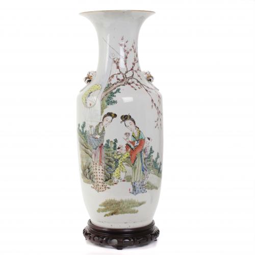 CHINESE VASE, EARLY C20th.