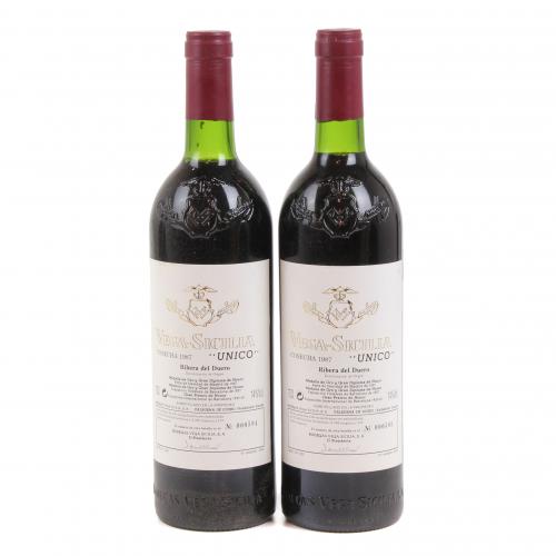 DOS BOTELLAS DE VEGA SICILIA, UNICO, RIBERA DEL DUERO, 1987. 