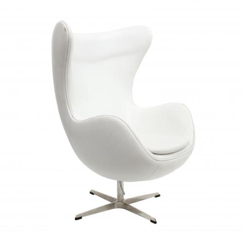 SIGUIENDO MODELOS DE ARNE JACOBSEN (1902- 1971). "EGG" CHAIR, CIRCA 2000.