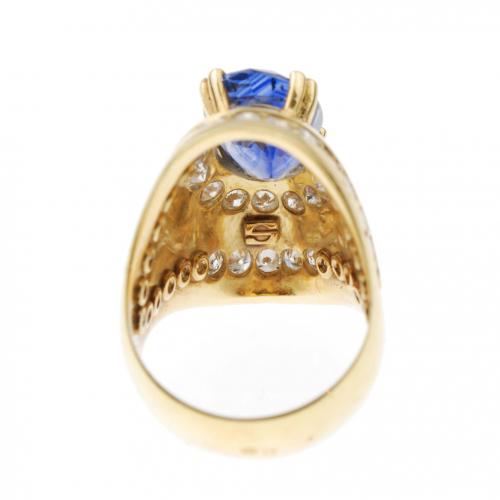 BOMBÉ DIAMOND AND SAPPHIRE RING.