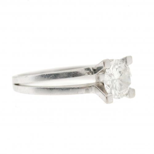 DIAMOND SOLITAIRE RING. 