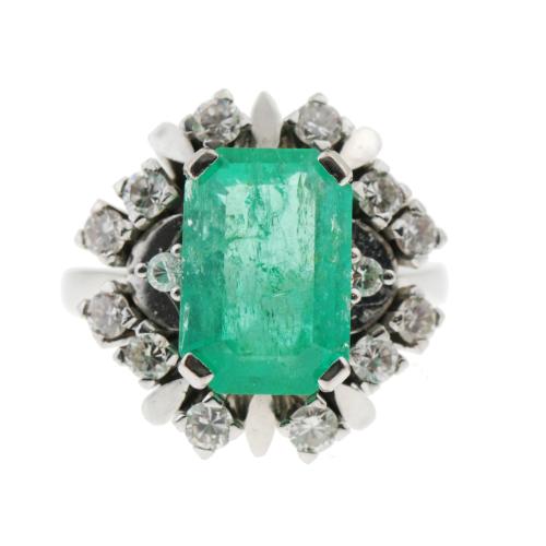 DIAMOND & EMERALD RING