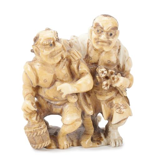 ESCUELA JAPONESA. PERÍODO MEIJI, SIGLO XIX. NETSUKE "PAREJA DE ONIS".