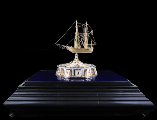 MODEL IN GOLD, DIAMONDS AND SAPPHIRES OF THE FRENCH SHIP "L