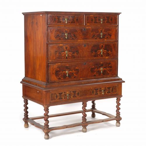 "HIGHBOY", ENGLISH HIGH CHEST OF DRAWERS, WILLIAM AND MARY