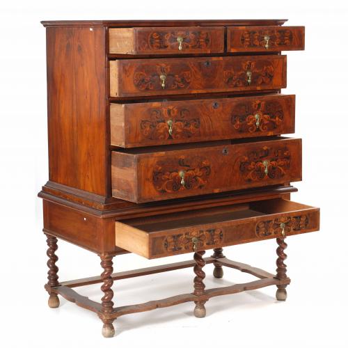 "HIGHBOY", ENGLISH HIGH CHEST OF DRAWERS, WILLIAM AND MARY