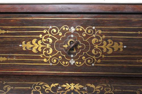 ELIZABETHAN BOMBÉ CHEST OF DRAWERS TRANSFORMED INTO A DRINK