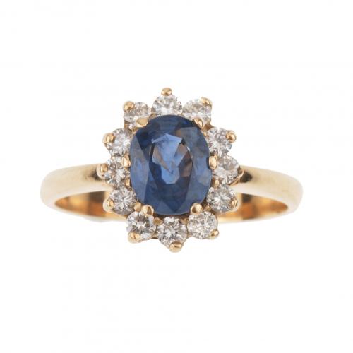 RING WITH SAPPHIRE.