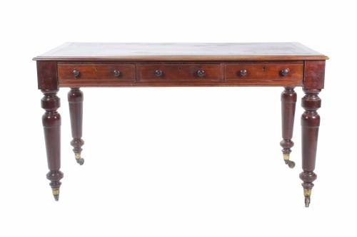 ENGLISH VICTORIAN STYLE DESK, 20TH CENTURY.