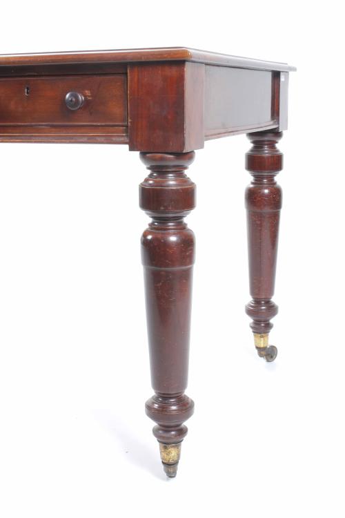 ENGLISH VICTORIAN STYLE DESK, 20TH CENTURY.