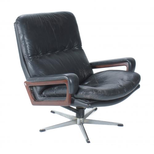 ANDRÉ VANDENBEUCK (20TH CENTURY). SWIVEL ARMCHAIR, CIRCA 1960.