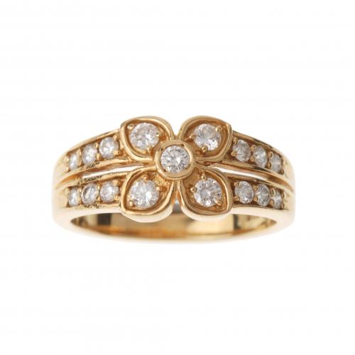 YELLOW GOLD RING WITH DIAMONDS.