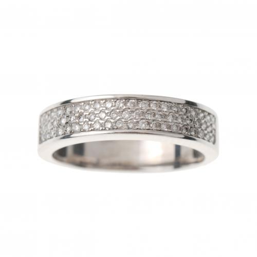 WHITE GOLD ETERNITY RING WITH DIAMONDS.