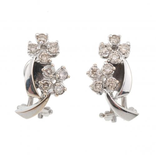 WHITE GOLD AND DIAMONDS FLOWER EARRINGS