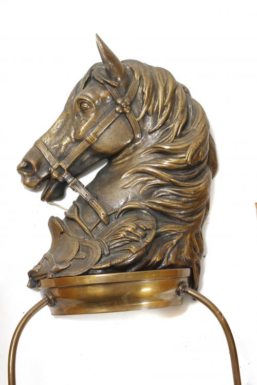 PAIR OF WALL LAMPS WITH HORSE HEADS, MID 20TH CENTURY.