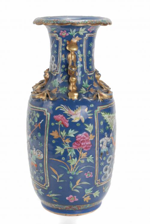 CHINESE VASE, MID 20TH CENTURY.