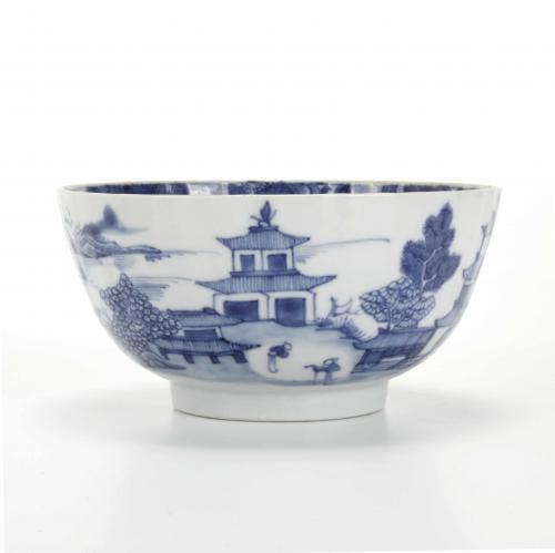 CHINESE BOWL, QING DYNASTY, 18TH CENTURY.