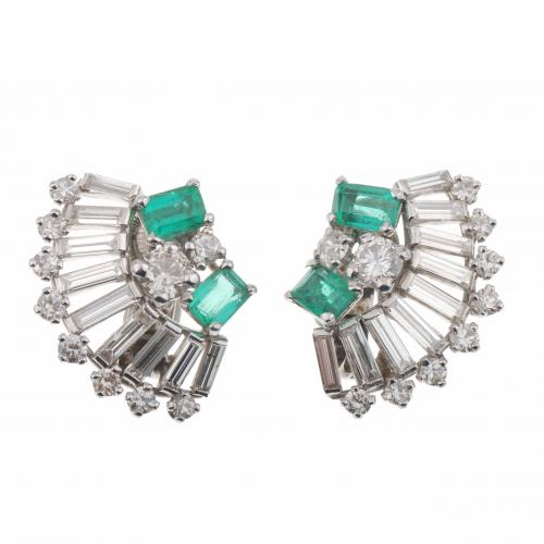 EMERALDS AND DIAMONDS EARRINGS.