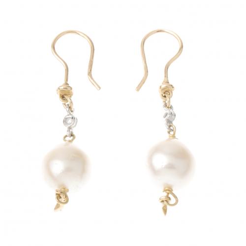 PEARL LONG EARRINGS.