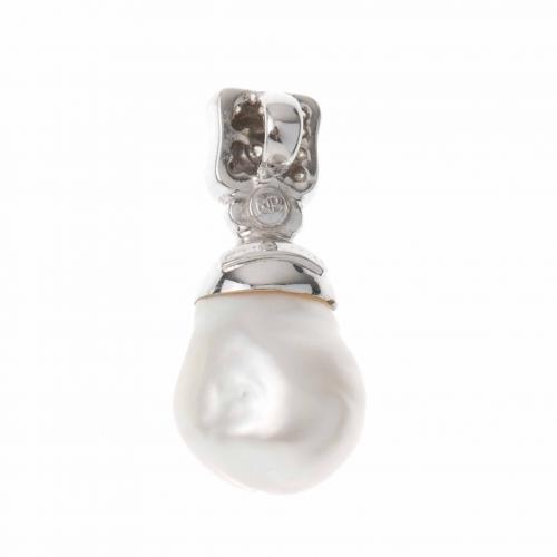 DIAMONDS AND BAROQUE SOUTH SEA PEARL PENDANT.