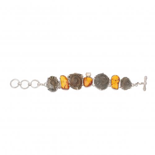 AMBER AND AMMONITES BRACELET.