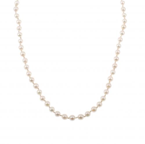 PEARLS LONG NECKLACE.