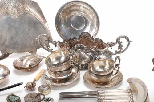 SEVERAL SILVER ITEMS.