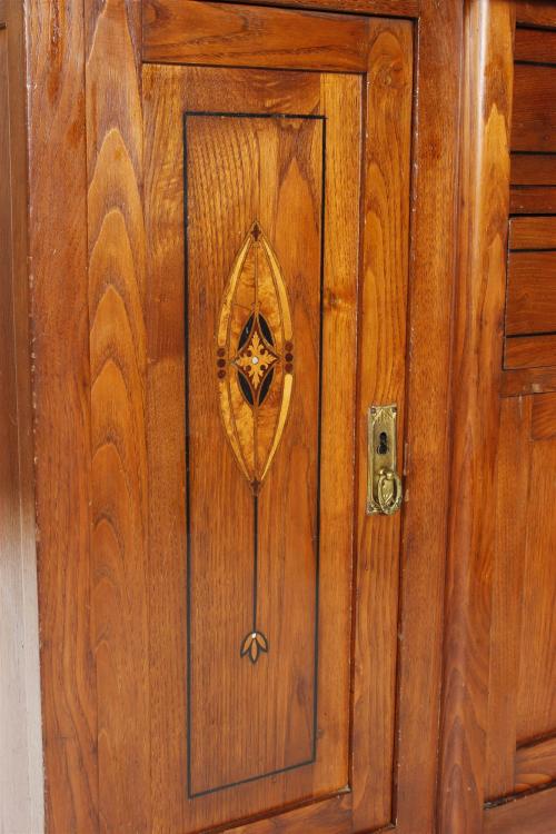 CATALAN DISPLAY CABINET, 1920-1930.