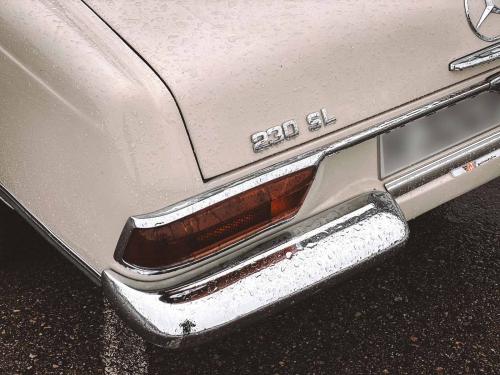 Mercedes - Benz 230 SL, "Pagoda" Year 1965.