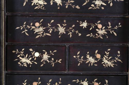 JAPANESE JEWELLERY CABINET.