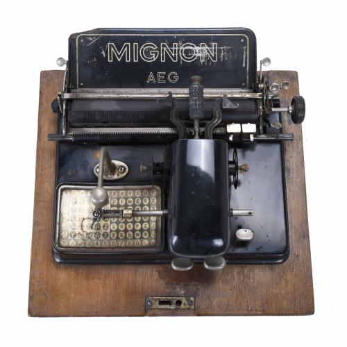 GERMAN TYPEWRITER "AEG MIGNON", FIRST THIRD 20TH CENTURY.