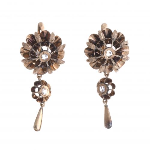 ALPHONSINE GOLD AND DIAMONDS FLORAL EARRINGS.