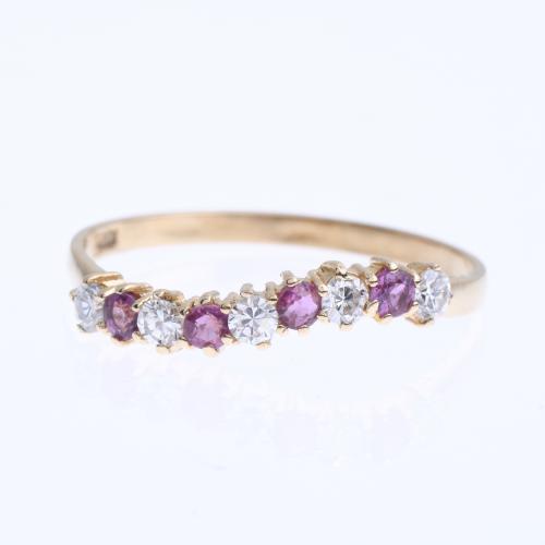 RING WITH DIAMONDS AND RUBIES.