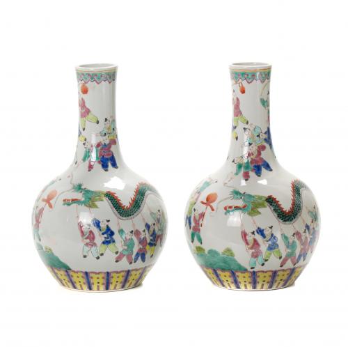 PAIR OF CHINESE VASES, MID 20TH CENTURY.