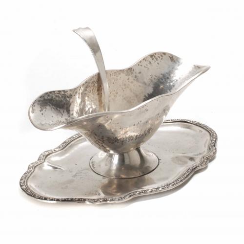 PERUVIAN SILVER SAUCEBOAT, MID 20TH CENTURY. 