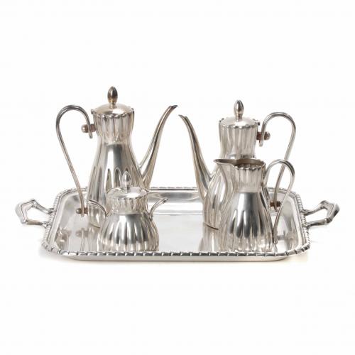 PERUVIAN SILVER TEA AND COFFEE SET, SECOND HALF OF THE 20TH CENTURY. 