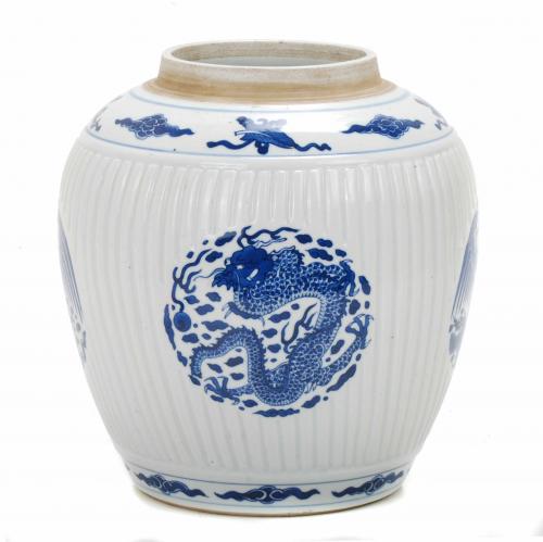 CHINESE VASE, PROBABLY KANGXI, 17TH-18TH CENTURY.