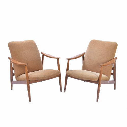 AFTER A MODEL BY GIO PONTI (1891-1979). PAIR OF ARMCHAIRS.