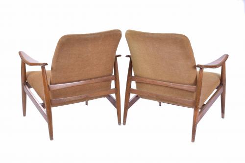 AFTER A MODEL BY GIO PONTI (1891-1979). PAIR OF ARMCHAIRS.