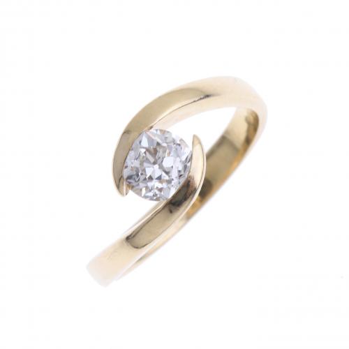 SOLITAIRE DIAMOND RING.