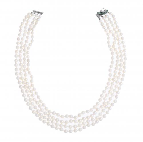 FOUR-STRAND PEARLS NECKLACE.